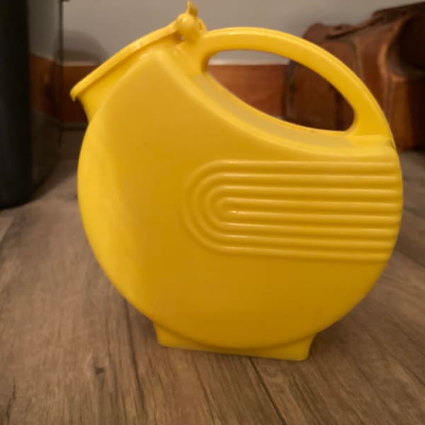 Bright Yellow Plastic Disc Jug/Pitcher, Mid Century/Art Deco - 40's- 50's kitchen