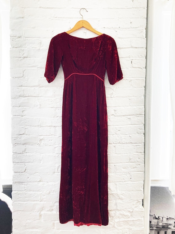 green emerald velvet dress Amethyst Velvet Empire Waist Gown XS – OMNIA