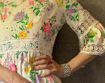 Vintage 70s White Mexican Dress, Bell Sleeve Crochet Lace Inset, Fluro Floral Print, 70s Bohemian, Romantic, Dreamy Garden Party, S-M