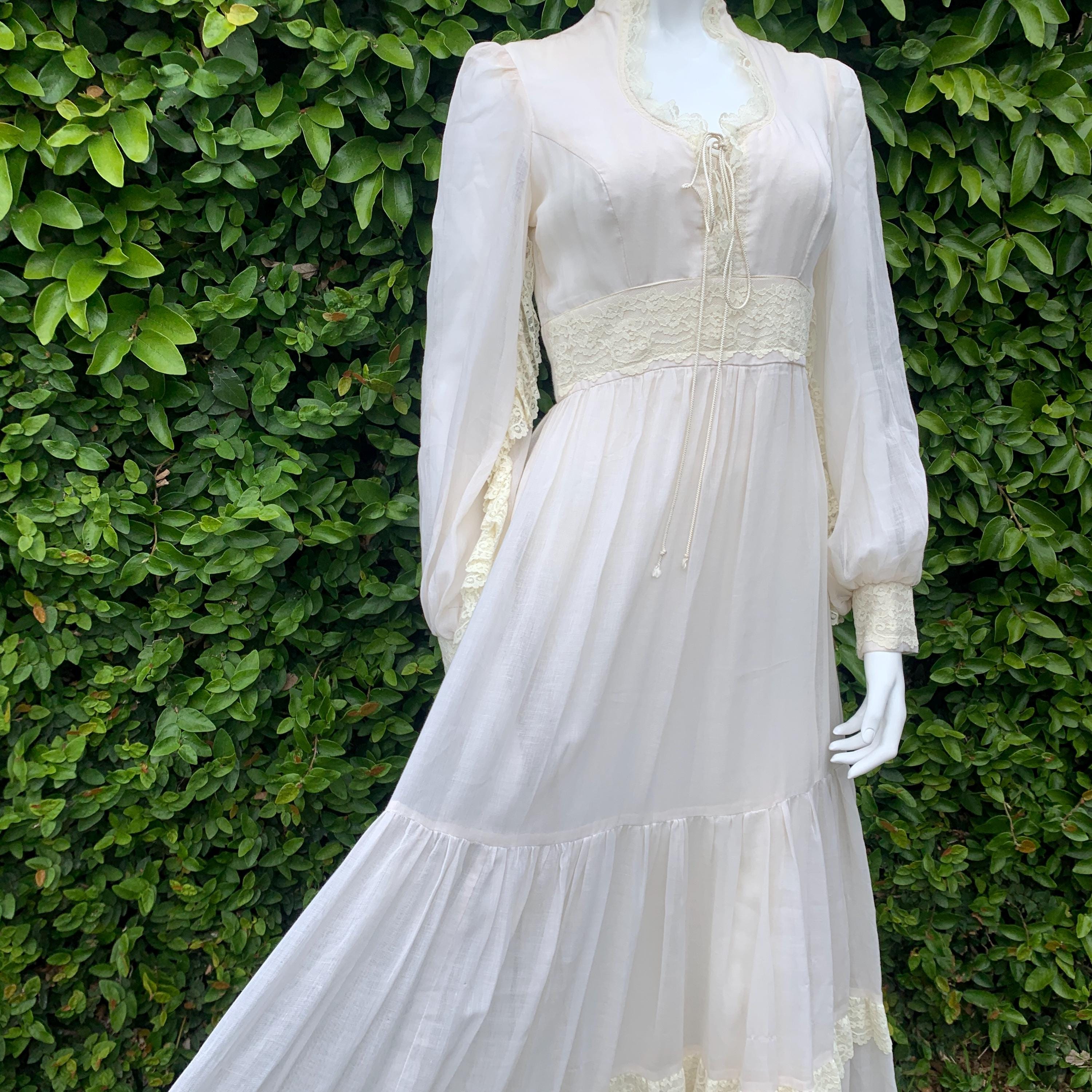 1970s Vintage Gunne Sax Style Cream Prairie Dress | Wide Lace Detail ...
