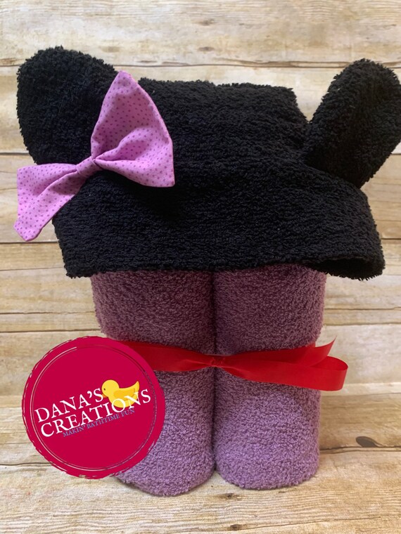 minnie hooded towel