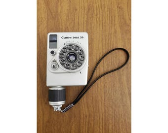 Vtg Canon Dial 35 Half Frame 35mm Film Camera SE 28mm f2.8 Lens Japan - UNTESTED