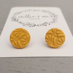 Clay geometric mustard stud earrings