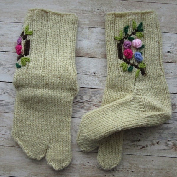 Tabi Wool Socks, Japanese Knitted Socks, Split Toe Socks, Flip Flop Socks, Flower Toe Socks, Embroidery Thong Socks, Women  wool socks