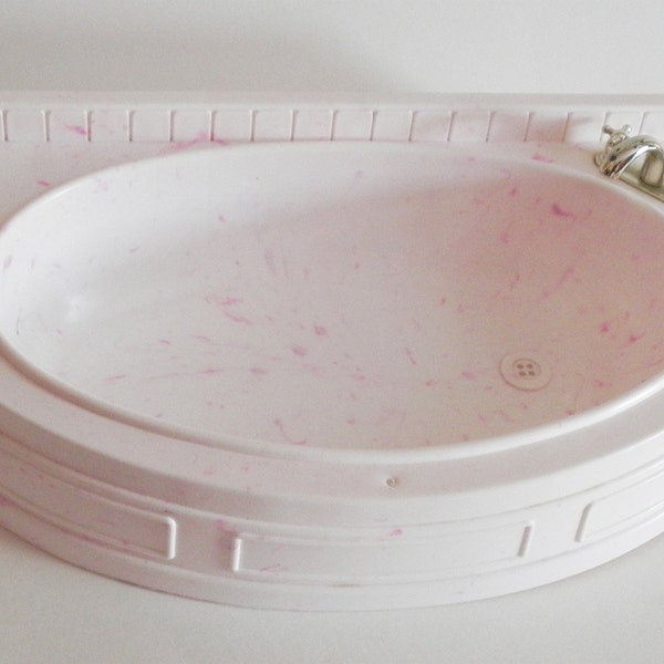 Barbie bathtub, vintage 1990s collectable furniture- white with faux pink marble finish
