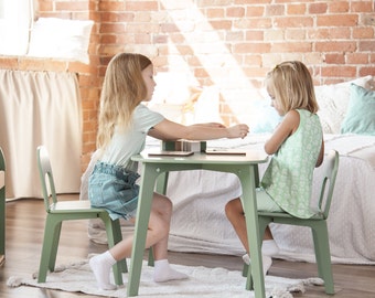 Conjunto de mesa y 2 sillas Montessori para guardería, ideal para niños pequeños, mesa de actividades preescolares, mobiliario infantil, mesa de juegos para guardería, regalo de Navidad