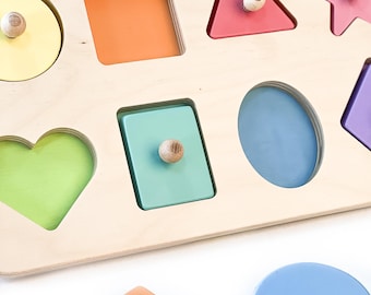 Gender-neutral toddler gift, waldorf color sorting toy for birthday party, baby development gift