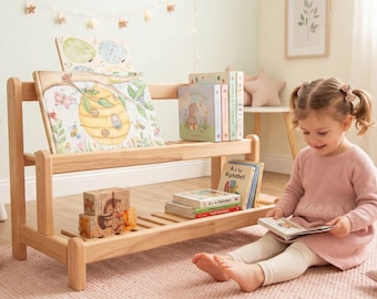 Primera estantería para niños pequeños, estantería Waldorf Montessori para habitación infantil con libros orientados hacia el frente.