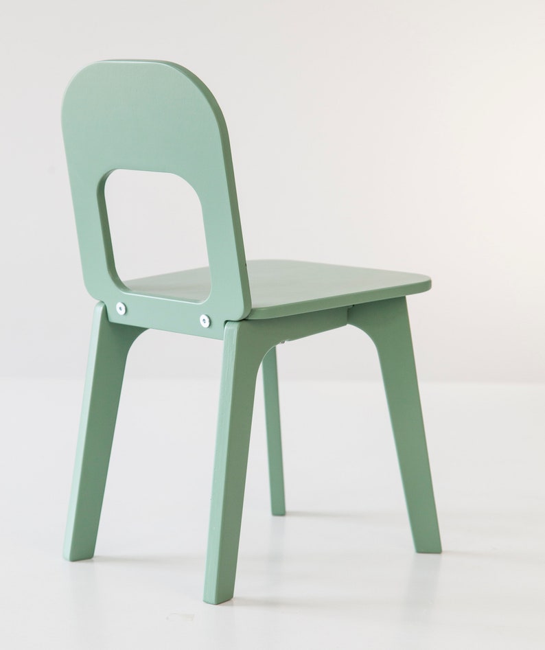 Silla de madera elegante para niños