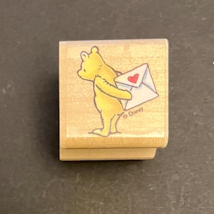Nuevo en caja, Mini Classic Winnie the Pooh Valentine Letter All Night Media 6303 Sello de goma de madera con juego de tinta, 1,25"x1,25", 1996
