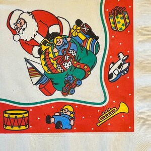 3 świąteczne serwetki obiadowe vintage decoupage Święty Mikołaj z zabawkami 17" x 17" rozłożone