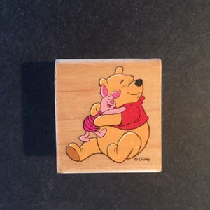 All Night Media 997-D06 Winnie the Pooh Piglet Hugs sello de goma de madera usado