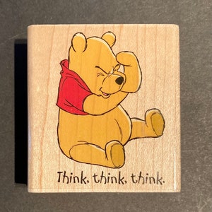 Sello de goma de madera montado A1213E Winnie the Pooh Think, Think, Think, 2" x 2,5", usado