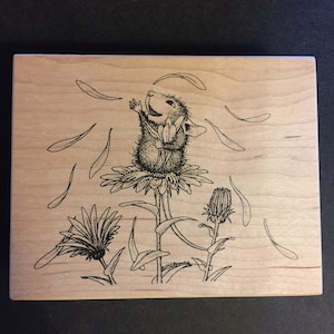 Stampa Rosa House Mouse Monica Throwing Daisy Petals Wooden Rubber Stamp, 1998, utilisé