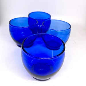 Satz von 4 Vintage Kobalt Blau mundgeblasene Glasbecher Teelichtbehälter, 2,5 &quot;x 2,5&quot;