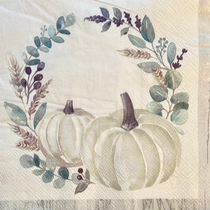 3 Decoupage Servietten, Rustikale herbstweiße Kürbisse, 33 x 30 cm aufgeklappt