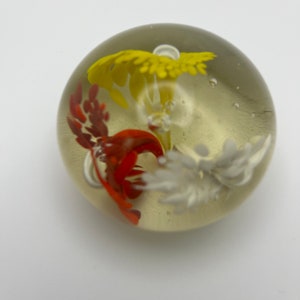 Vintage Red Yellow White Flowers Clear Art Glass Paperweight 2&quot; x 2&quot;