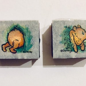 2 sellos clásicos de Disney Winnie the Pooh pequeños montados en espuma usados