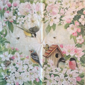 3 serwetki do decoupage'u, wiosenne kwiaty, budka dla ptaków, ptaki, pszczoły, 13" x 13" po rozłożeniu