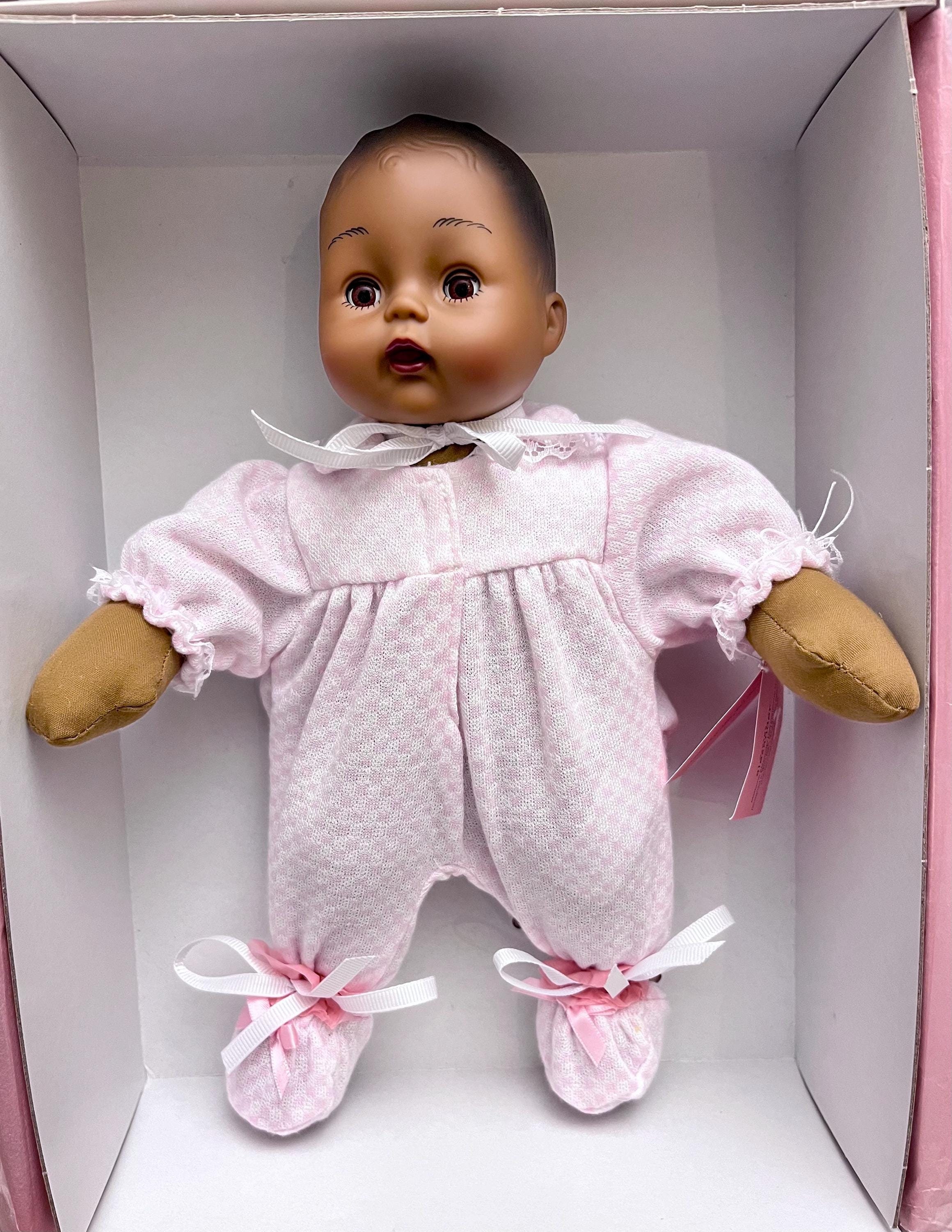 Madame Alexander African American Soft Body Play Doll Baby HUGGUMS