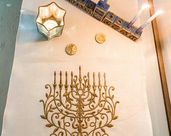 Hanukkah Table Runner,Gold or Silver Menorah,Hanukkah Table Decor,Hanukkah Decoration,Hanukkah Gift,Jewish Celebrations,Jewish Hostess Gift