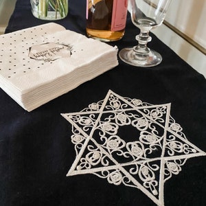 Magen david Table Runner,Magen david Gift,Jewish Hostess Gift,Passover Table Runner,Jewish Holidays,Jewish Celebration,Passover Table,Pesach