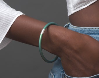 Pulsera de titanio coloreado anodizado