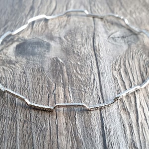 Lichtgewicht armband massief sterlingzilver met golfvorm, gehamerde structuurafwerking