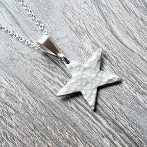 Sterling silver hammered star necklace 20mm