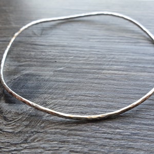 Bracelet jonc en argent massif à vagues douces, 4 vagues - Bracelet jonc en argent sterling au fini martelé