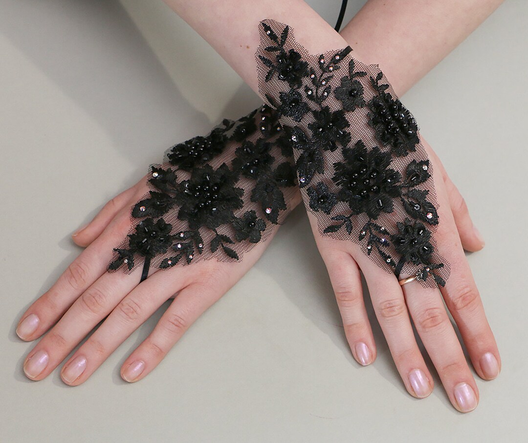 Black Gloves with Pearls main image 0