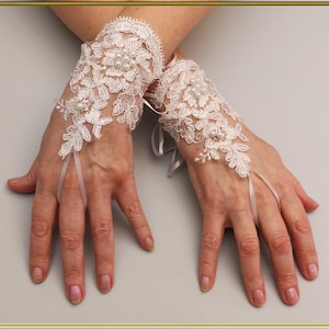 White Wedding Gloves, White Gloves, Pearls Gloves, Lace Gloves , Bridal Gloves, Party Gloves,  Formal Gloves, Evening Gloves