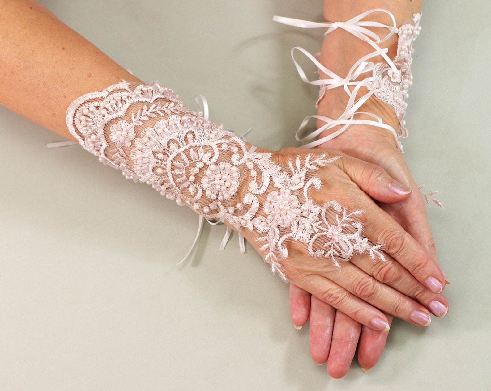 Baby Powdwer Pink Wedding Gloves, Pearls Gloves, Bridal Gloves, Lace