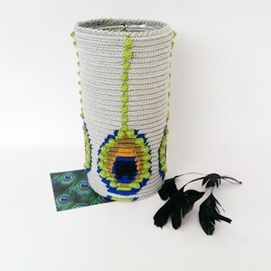 Tapestry crochet pattern Vase with peacock eyes by Atelier Sopra
