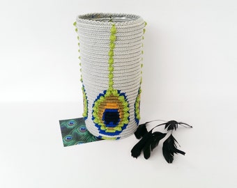 Tapestry crochet pattern Vase with peacock eyes by Atelier Sopra