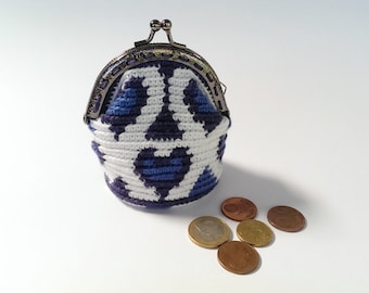 Tapestry crochet pattern Delft Blue Coin Purse by Atelier Sopra