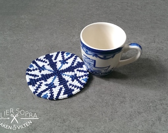 Tapestry coaster crochet pattern Delft blue (no.6)