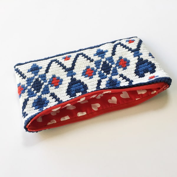 Tapestry crochet pattern hookcase / pencilcase  Delft Blue by Atelier Sopra