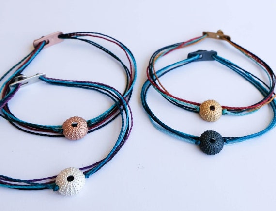 Selfmade Jewelry Bracciale cerchio argento per Donna, bracciale in macramè regolabile in base alla taglia, confezione regalo inclusa (Argento - Marrone)(16,5 cm