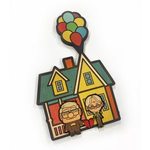 UP-kleur sleutelhanger. UP huissleutelhouder. Carl en Ellie filmsleutelhanger. DM hout. Volle kleur House+Keychain Wood