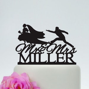 Bride and Groom Running Cake Topper, Runaway Bride, Funny Wedding Cake Topper,Cake Topper With Last Name,Custom Mr and Mrs Cake Topper C157