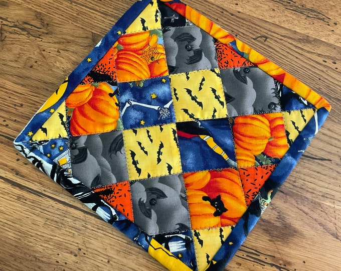 Homemade quilted Halloween potholder, approximately 8x8 quilted Hot Pad, perfect for gift giving and receiving