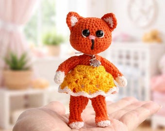 極小かぎ針編み猫のおもちゃパターン：ミニあみぐるみ子猫の作り方（ぬいぐるみ、英語＆ドイツ語）