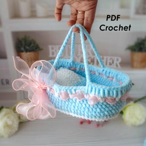 Patrón de cuna de crochet para muñecas – Cuna de amigurumi sin costuras – Cama de peluche de crochet para muñecas de 18 cm