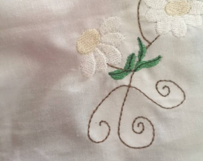 Embroidery Design of Daisy Swirl Flowers