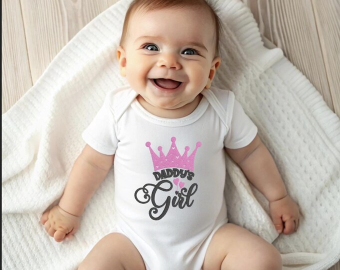 Daddy’s Girl Baby Onesie® – Pink Crown Baby Bodysuit | Cute Baby Shower Gift for Girls | Infant Girl Outfit | Newborn Coming Home Outfit
