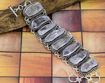 Handgemaakte ruwe kristallen edelsteen zilveren armband: unieke feestsieraden