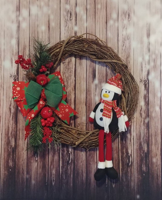 Penguin Wreath, Christmas Grapevine Wreath, Christmas Wreath, Grapevine Wreath, Holiday Wreath, Christmas Decor, free shipping