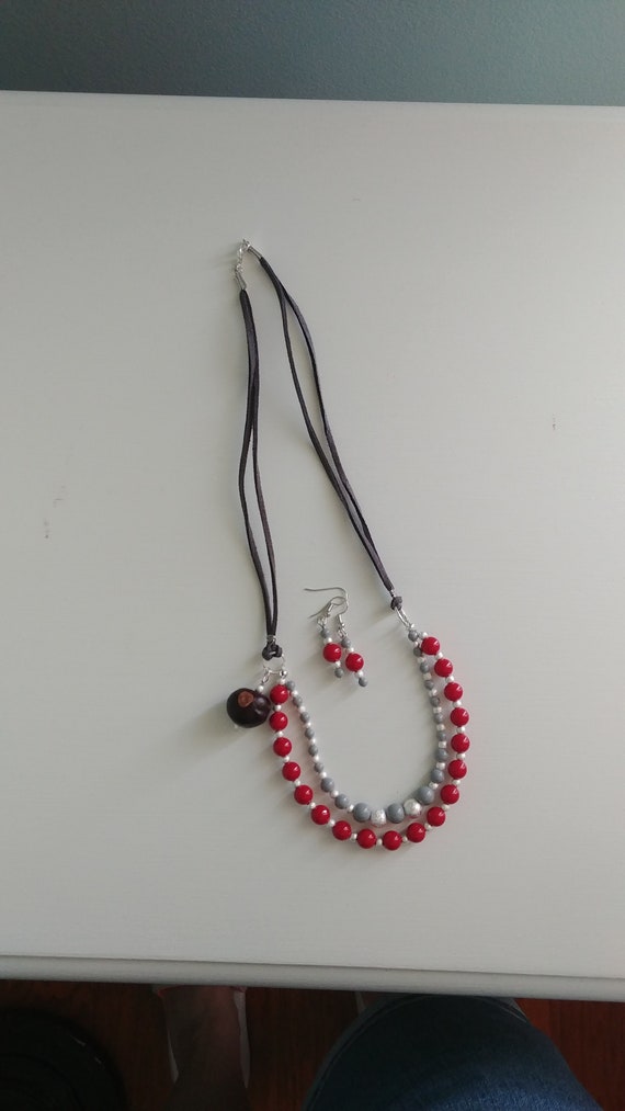 Buckeye Scarlet and Gray Beaded Necklace and Earring Set