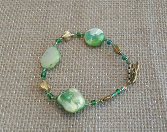 Green shell and seed bead bracelet.  Women's bracelet.  Beaded bracelet.